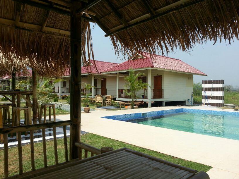 Smile Resort Mae Rim Esterno foto