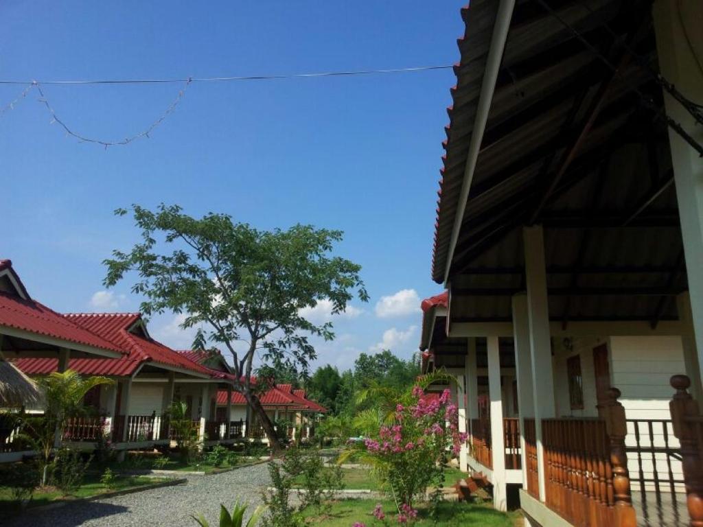 Smile Resort Mae Rim Esterno foto