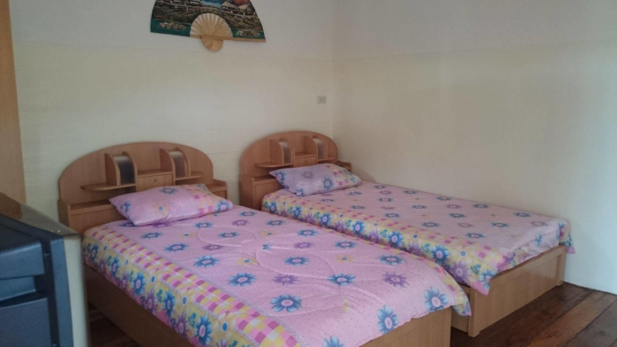 Smile Resort Mae Rim Esterno foto