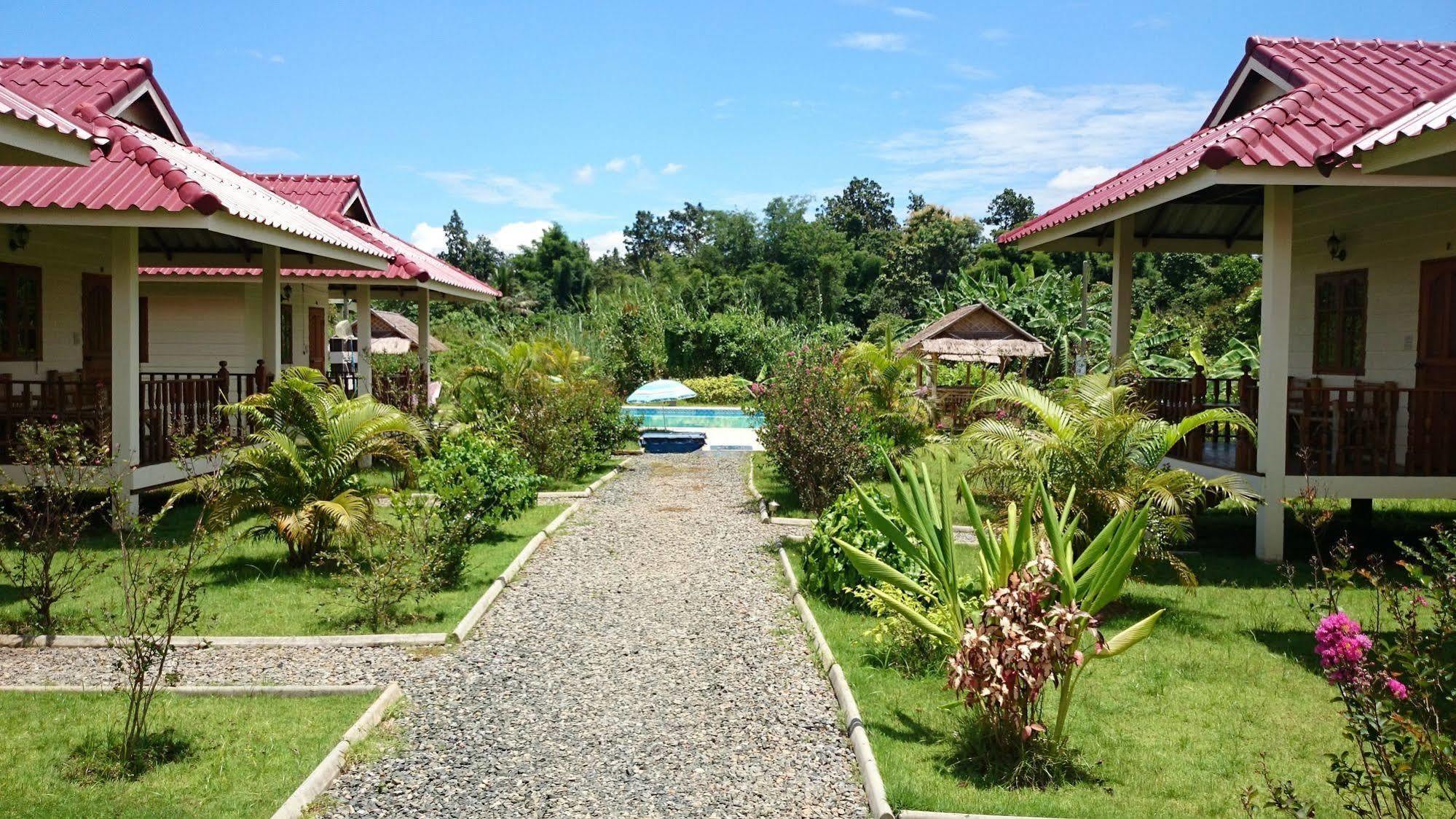 Smile Resort Mae Rim Esterno foto